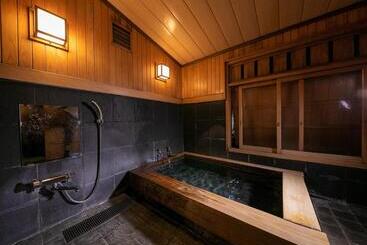 Yufuin Onsen Hinoharu Ryokan