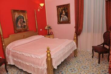 Отель Albergo Roses