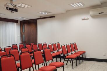 هتل Ibituruna Center