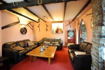 Отель The West Country Inn