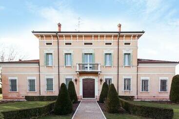 B&b Residence Il Ciliegio , Via Villa Superiore 93 Luzzara