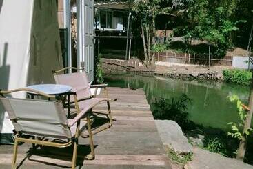 بنسيون Brookhouse & Glamping