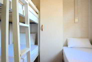 Отель El Garrofer Camp