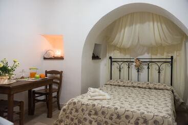 هتل Trulli Family