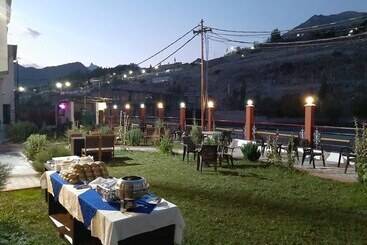 Hotel Zojila Residency