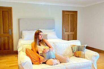 مبيت وإفطار The Gatehouse At Stansted