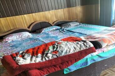 酒店 Aangan Resort, Bageshwar