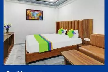 Treebo Hotel Rk Inn, Railway Station