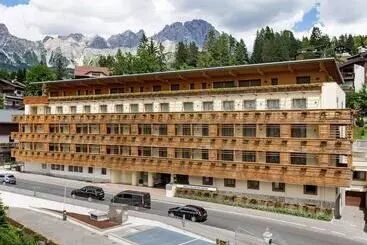 Otel Radisson Residences Savoia Palace Cortina D’ampezzo