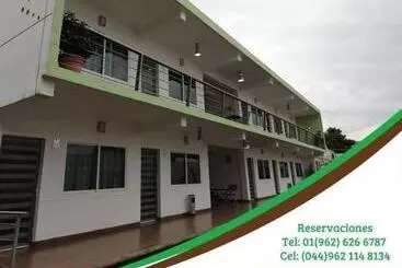 Hotel & Suites Mo Sak