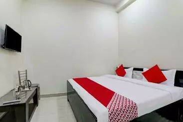 Hotel Flagship Roister Inn Near Gomti Riverfront Park