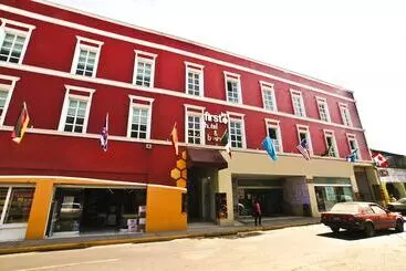 First Inn Hotel & Business