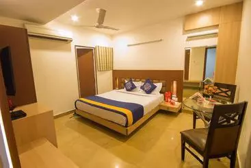 هتل Oyo Rooms Govind Nagar Kanpur