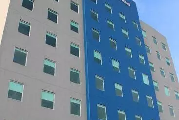 Отель One Leon Poliforum