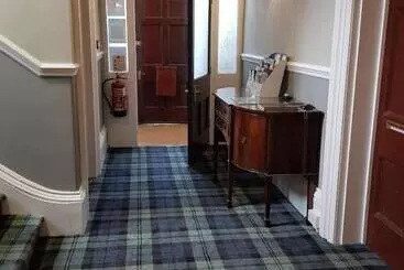 تختخواب و صبحانه Kingswood Guest House
