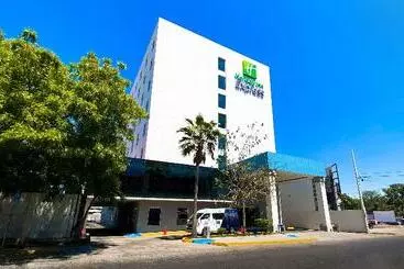 ホテル Holiday Inn Express Culiacan, An Ihg