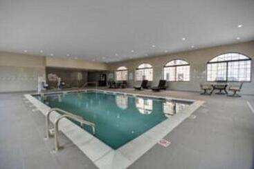 Otel Staybridge Suites Dearborn, An Ihg