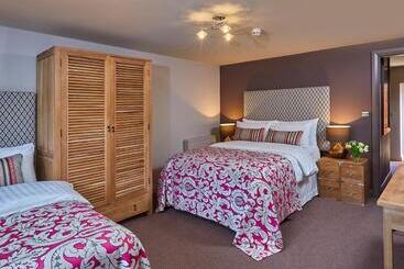 Hotel The White Hart At Lydgate