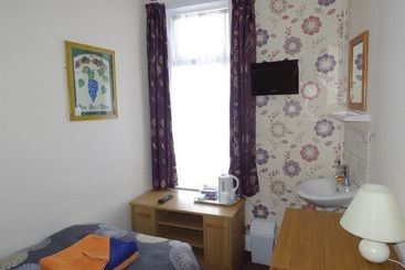 Пансион Sea Dogs Guest House