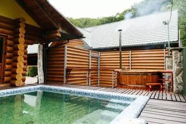 Retkeilymaja Chudodievo In Chynadievo Mini