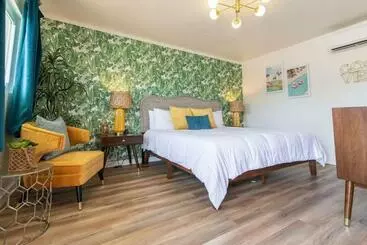 Retkeilymaja Palm Springs Room At The Groovy Nomad Motel