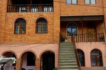 پانسیون Borjomi Guest House