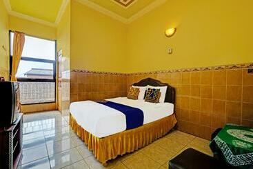 Spot On 91912 Hotel Citra Dewi 2