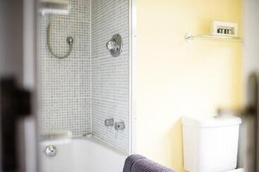 Crazy Fox Hurley Boutique B&b