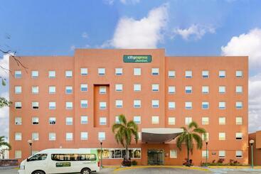 בית מלון כפרי City Express Junior By Marriott Villahermosa