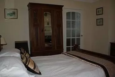 בית מלון כפרי Friary Manor