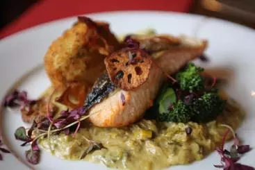 فندق The Red Lion & Cellar Room, Betchworth