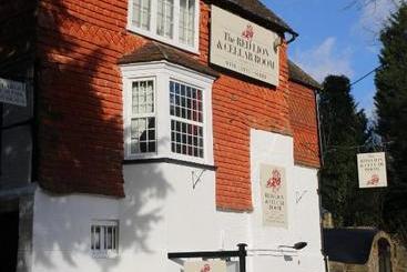 酒店 The Red Lion & Cellar Room, Betchworth