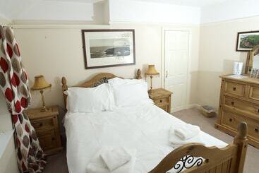 בית מלון כפרי The Endeavour