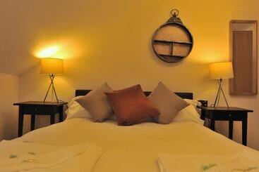 Majatalo Gail S Guest House