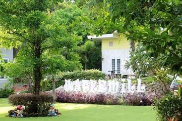 בית מלון כפרי Watermill Resort