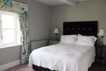 Majatalo Pickmere Country House
