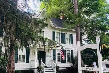 Hotelli Pinecrest Inn