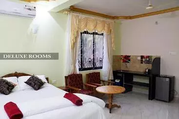 Hotel Pritams Cottages Guest House