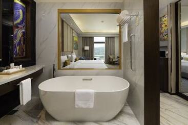 Fili Hotel At Nustar Cebu