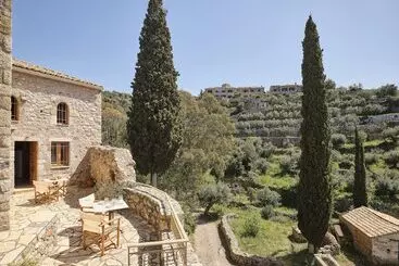 Majatalo Petreas Tower