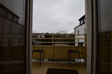 Tolstov Hotels Large 3 Room Apartment