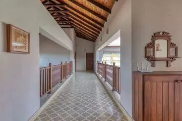 Hotel The Kutchh Courtyard