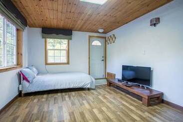 Ulsan Art And Pension