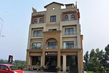 בית מלון כפרי River View Residency