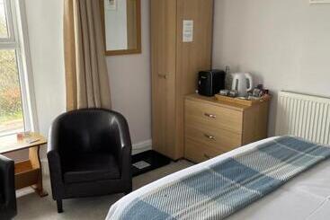 Aamiaismajoitus (B&B) Nythfa Guest House