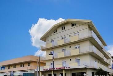 Отель Gran San Bernardo