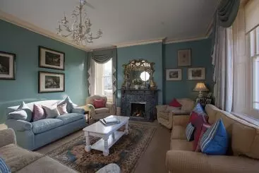 Overtown Manor Bed And Breakfast