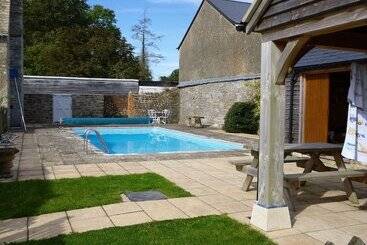 Overtown Manor Bed And Breakfast