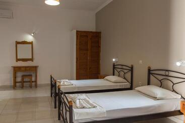 Апарт-отель Quayside Village