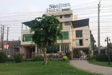 هتل Shelton